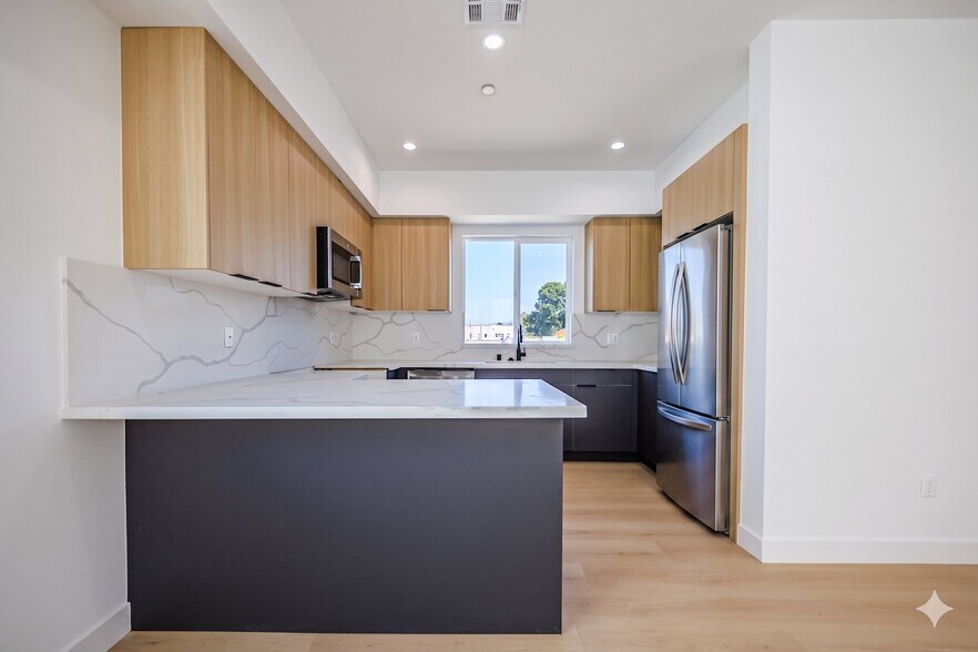 More Photos Of 2847 S Victoria Ave, Los Angeles Multifamily For Sale