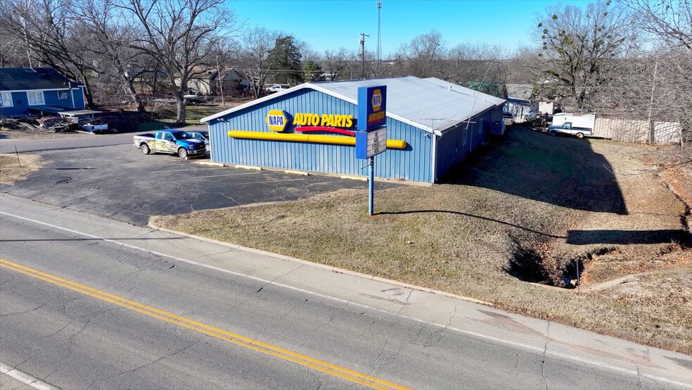 More Photos Of 106 W 3rd St, Chandler Auto Repair For Sale