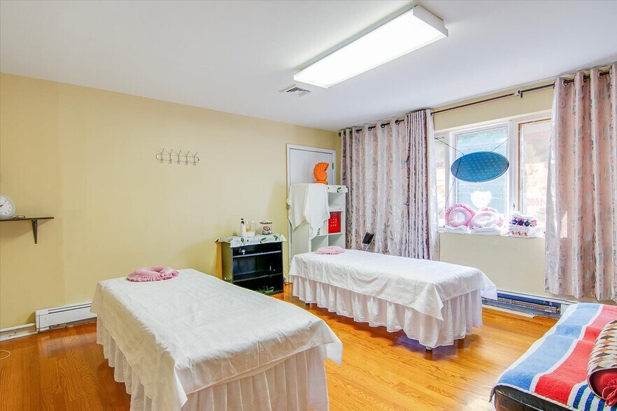 More Photos Of 383 Northfield Rd, West Orange Medical For Sale