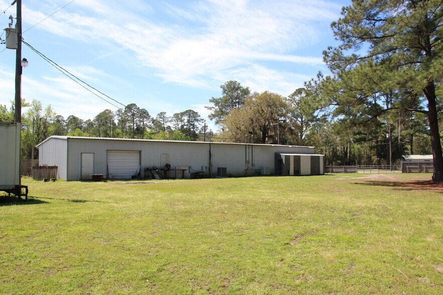 More Photos Of 6523 Harrietts Bluff Rd, Woodbine Freestanding For Sale