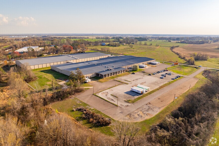 More Photos Of 1111 Hope St, Covington Distribution For Lease