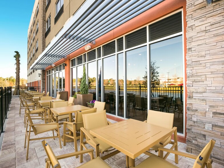 More Photos Of 10573 Brightman Blvd, Jacksonville Hotel For Sale