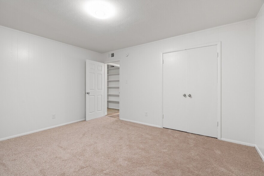 More Photos Of 2404 Louise St, Denton Multifamily For Sale