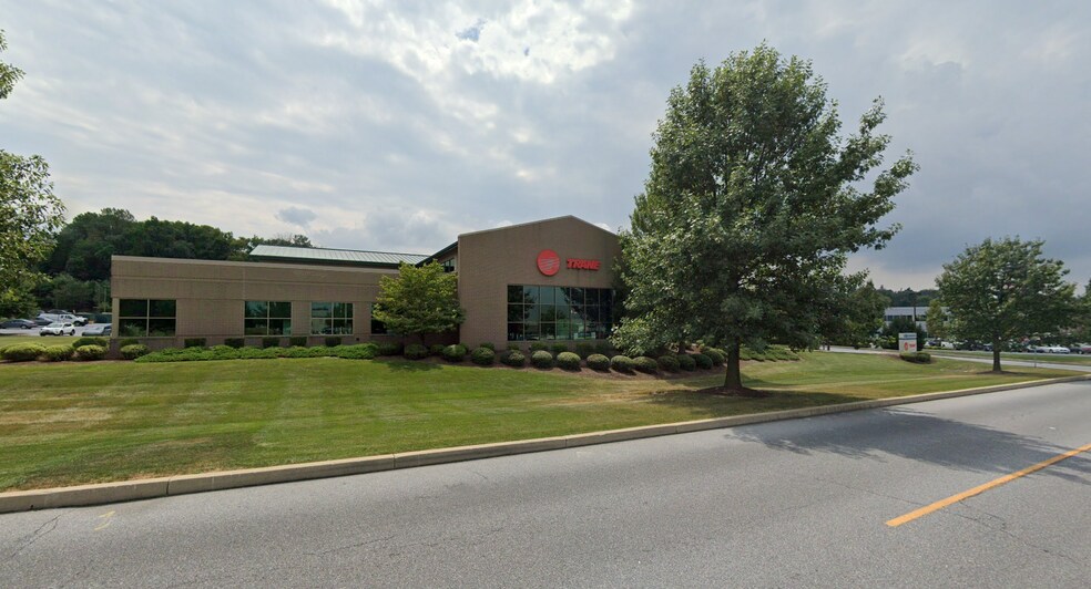 More Photos Of 3909 Tecport Dr, Harrisburg Flex For Lease