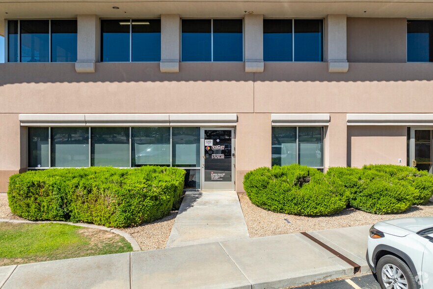 More Photos Of 14800 W Mountain View Blvd, Surprise Medical For Lease