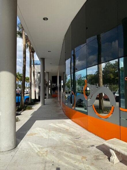 Primary Photo Of 1000 Park Centre Blvd, Miami Showroom For Lease