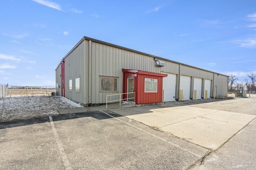 More Photos Of 275 Larcel Dr, Sikeston Flex For Lease