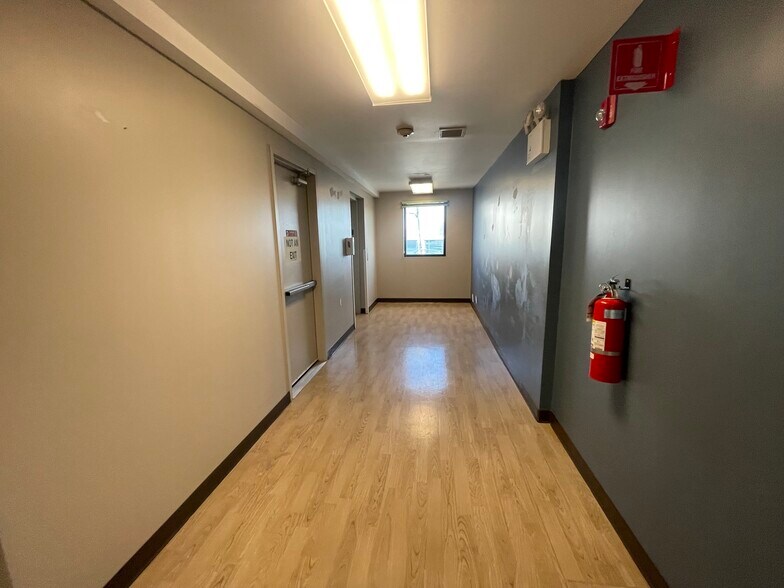 More Photos Of 1515 Jarret Pl, Bronx Hospital For Lease