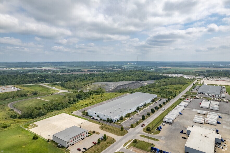 More Photos Of 4101-4131 N Kentucky Ave, Kansas City Warehouse For Lease