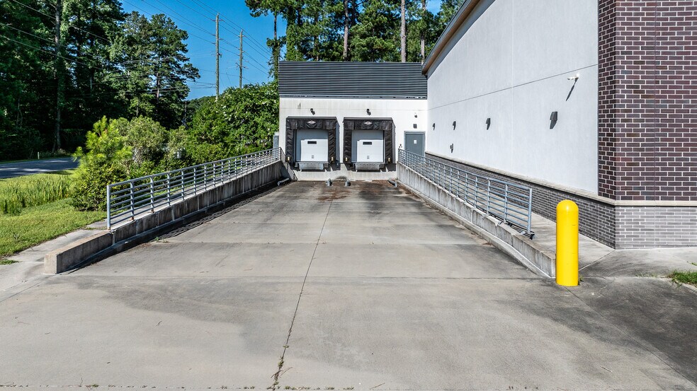 More Photos Of 553 US-70 W, Havelock Freestanding For Lease