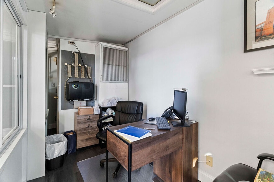 More Photos Of 1475 Hylan Blvd, Staten Island Freestanding For Sale