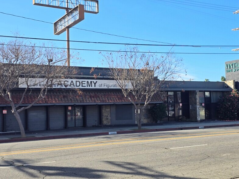 More Photos Of 16924-16926 Saticoy St, Van Nuys Medical For Lease