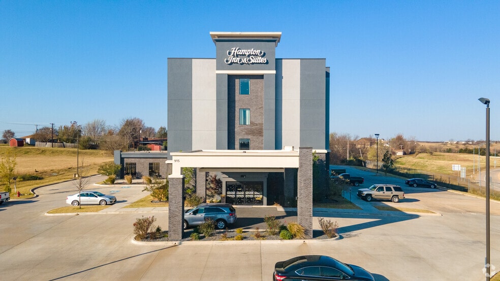 More Photos Of 915 Ada Webb Dr, Stroud Hotel For Sale