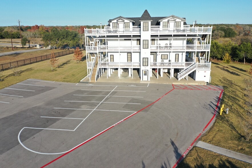More Photos Of 1030 County Road 279, Liberty Hill Hotel For Sale
