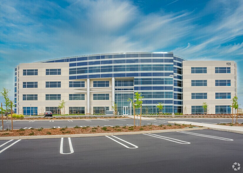 More Photos Of 925 Highland Pointe Dr, Roseville Unknown For Lease