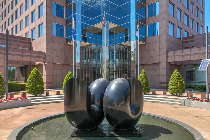 More Photos Of 800 N Magnolia Ave, Orlando Office For Lease