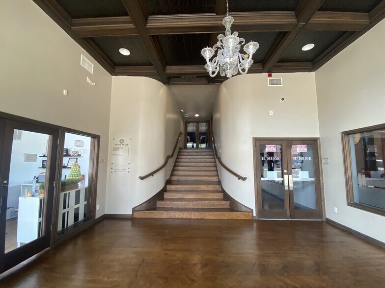 More Photos Of 119 W Virginia St, McKinney Loft Creative Space For Lease
