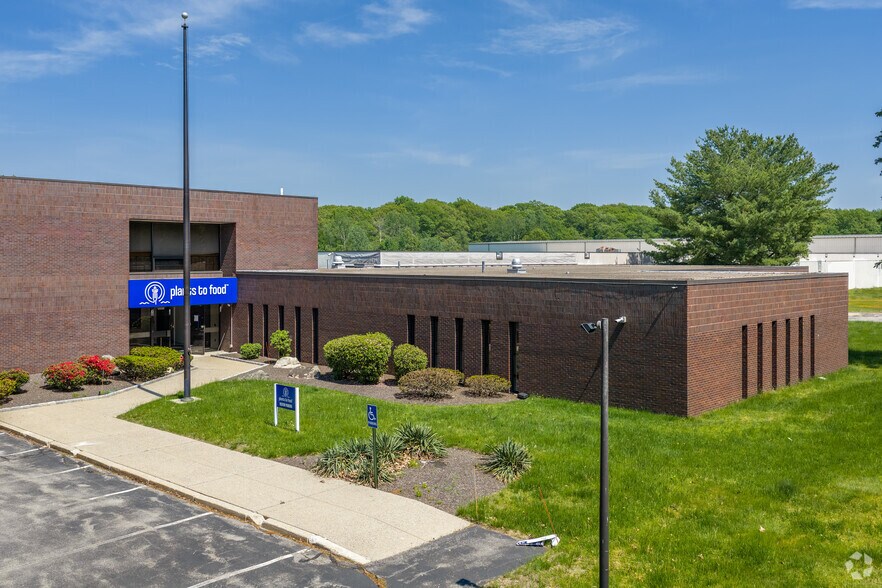 Primary Photo Of 15 Wellington Rd, Lincoln Manufacturing For Lease