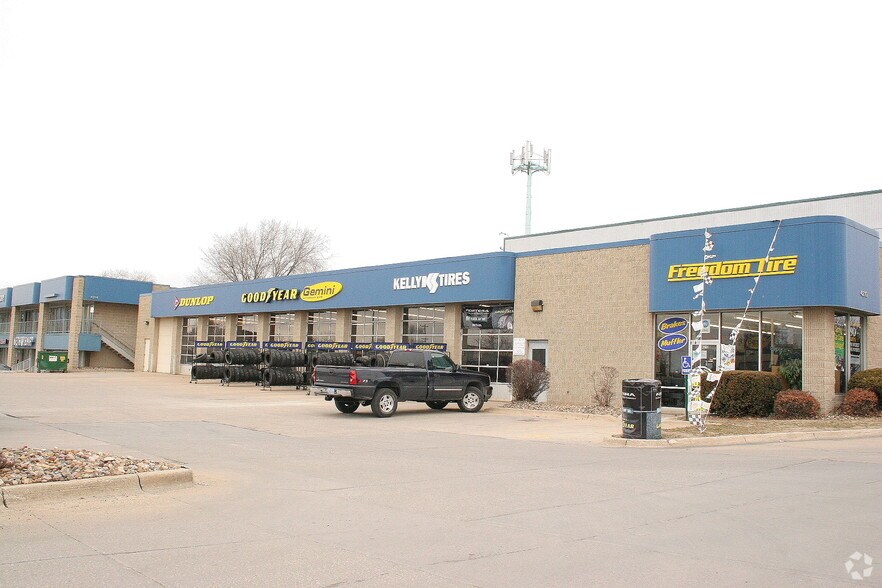 Primary Photo Of 4214 Fleur Dr, Des Moines General Retail For Lease