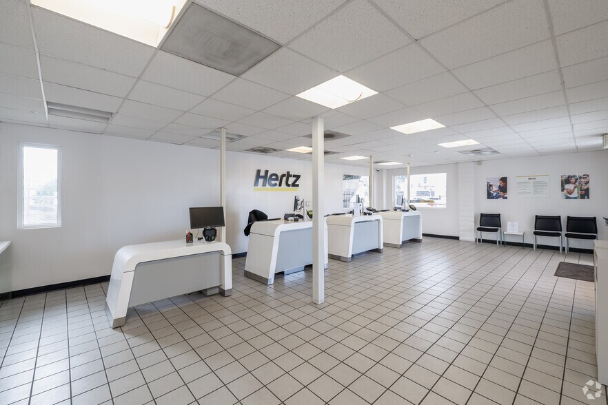 More Photos Of 1120 W Laurel St, San Diego Auto Dealership For Lease