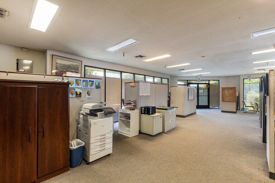 More Photos Of 603 California Blvd, Napa Warehouse For Lease