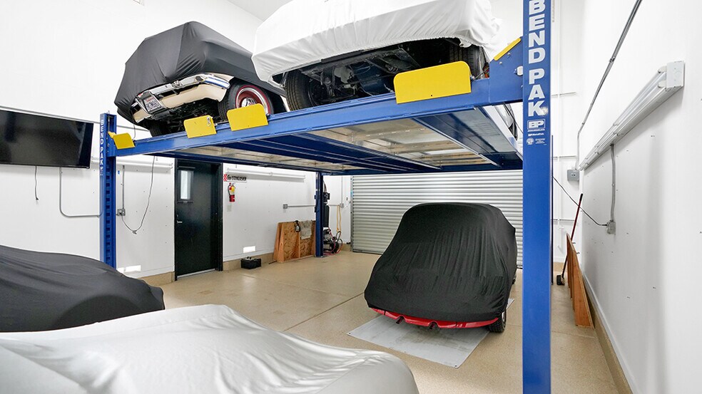 More Photos Of 611 E Adele St, Anaheim Flex For Sale