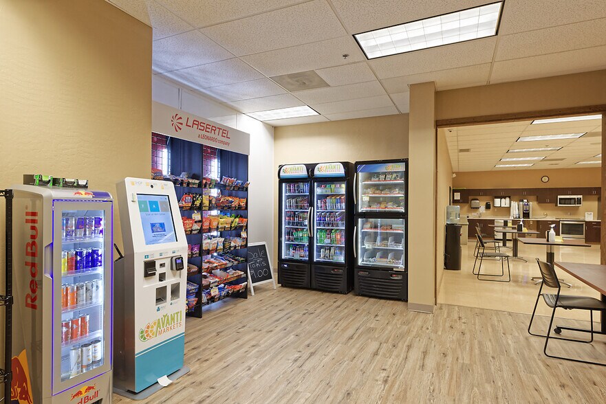 More Photos Of 7775 N Casa Grande Hwy, Tucson Manufacturing For Lease