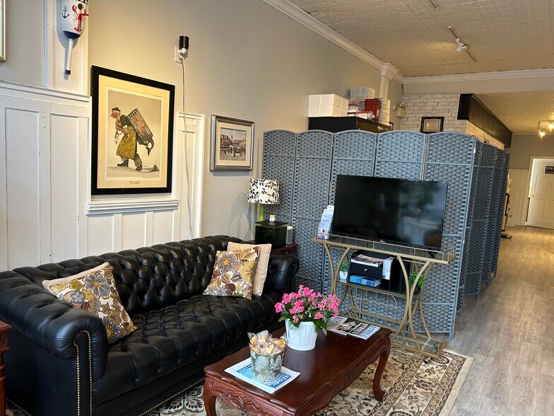 More Photos Of 11-15 Lexington Ave, Gloucester Storefront Retail Office For Lease