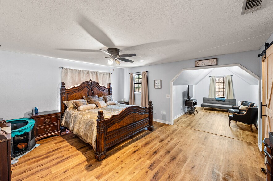 More Photos Of 3825 TX-154 Hwy, Quitman Office Residential For Sale
