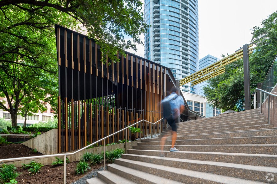 More Photos Of 111 Congress Ave, Austin Office For Lease