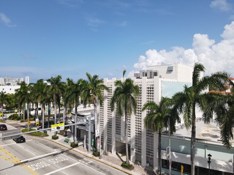 More Photos Of 960 W 41st St, Miami Beach Office Residential For Lease