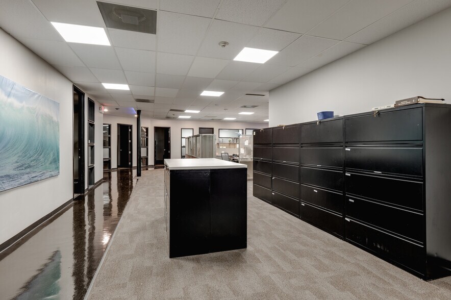 More Photos Of 14665 Midway Rd, Addison Office For Sale