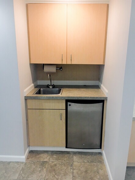 More Photos Of 626 W Main St, Sumner Industrial For Sale