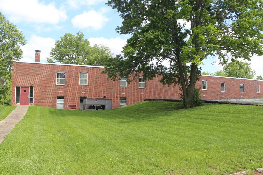 More Photos Of 1500 W Walnut St, Jacksonville Skilled Nursing Facility For Sale