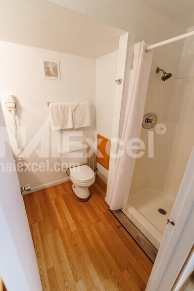 More Photos Of 1075 S Main St, Moab Hotel For Sale