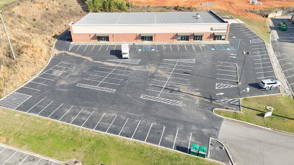 More Photos Of 150 Pearl Dr, LaFayette Restaurant For Lease