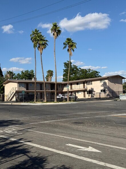 More Photos Of 1700 Lincoln St, Bakersfield Apartments For Sale