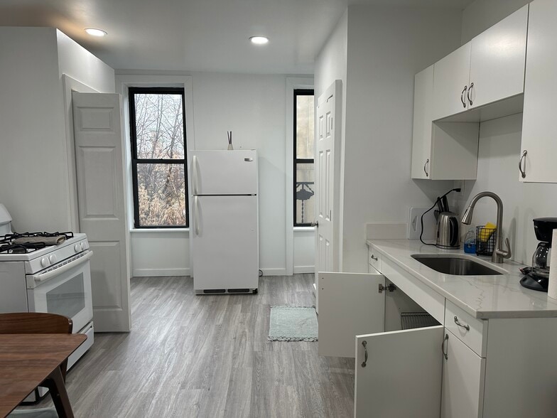 More Photos Of 450 1st St, Hoboken Apartments For Lease