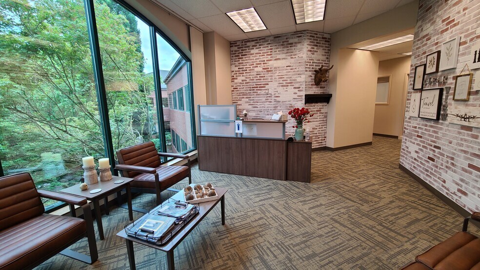 More Photos Of 650-680 Hawthorne Ave SE, Salem Unknown For Lease