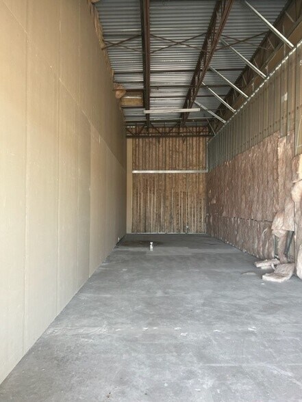 More Photos Of 7650 FM 78, San Antonio Storefront For Lease