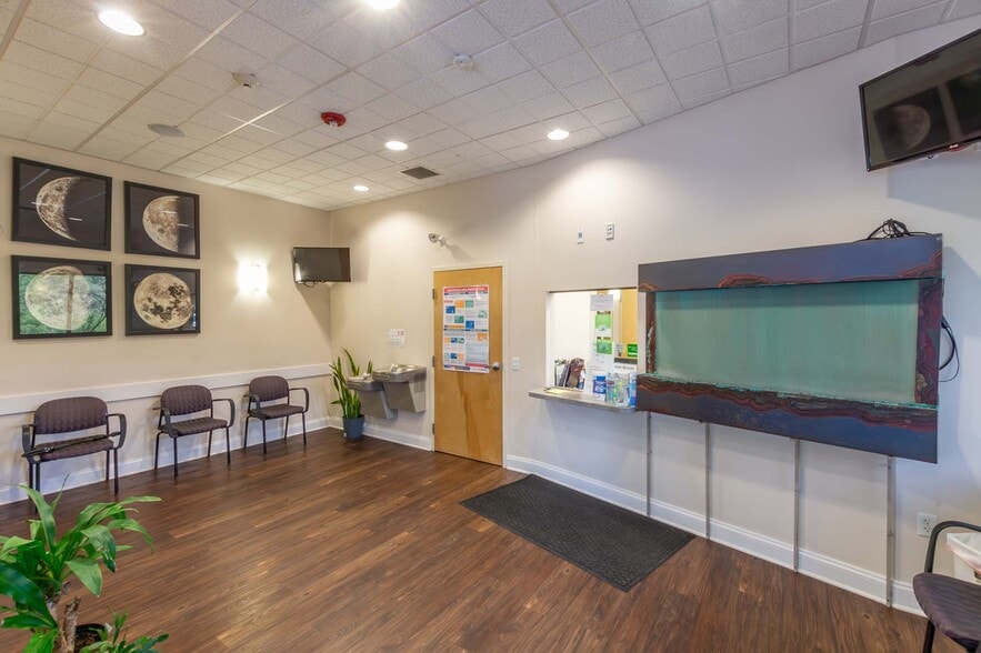 More Photos Of 799 Northern Blvd, South Abington Medical For Sale