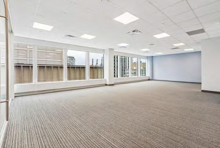 More Photos Of 60 Bloor St W, Toronto Office For Lease
