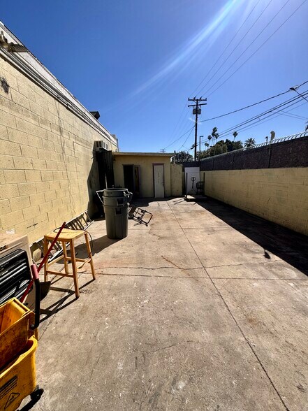 More Photos Of 1032 1st St, Pomona General Retail For Sale