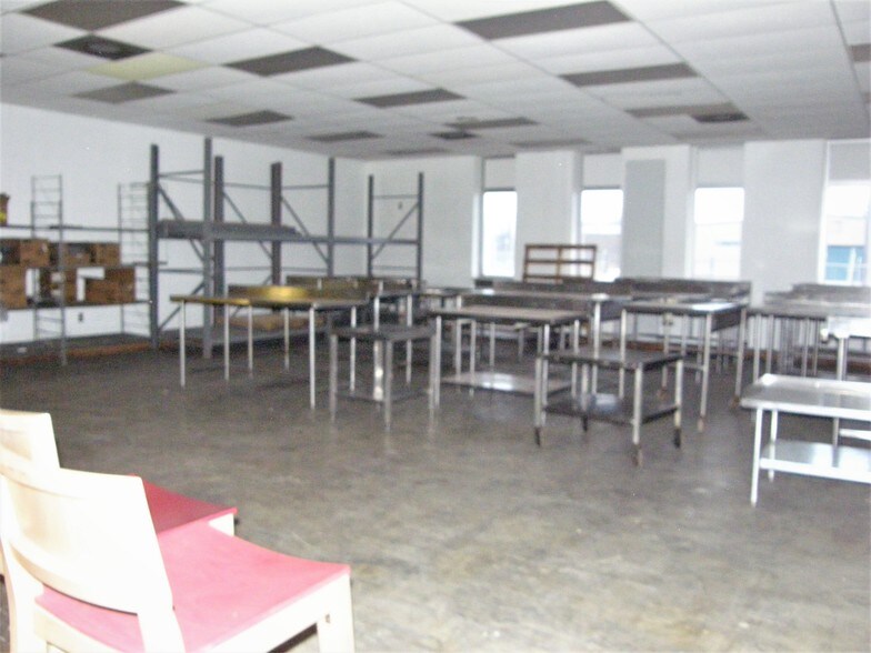 More Photos Of 2112 Industrial Dr, Niles Manufacturing For Sale