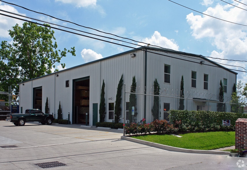 Primary Photo Of 8717 Windswept Ln, Houston Warehouse For Lease