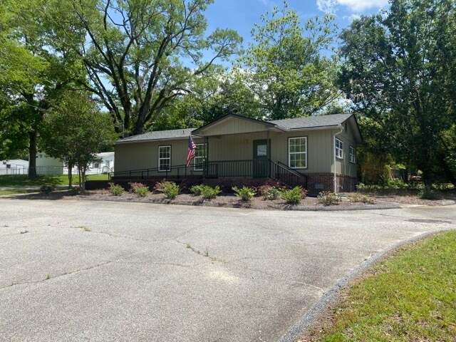 More Photos Of 503 S Railroad Ave, Twin City Medical For Lease