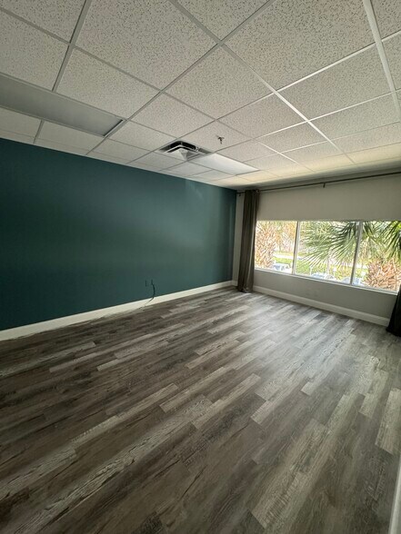 More Photos Of 6457 Hazeltine National Dr, Orlando Warehouse For Sale