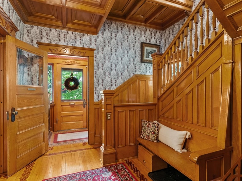 More Photos Of 908 Michigan St, Sturgeon Bay Hospitality For Sale