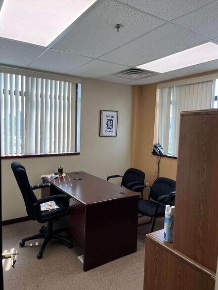 More Photos Of 13810-13854 Lakeside Cir, Sterling Heights Storefront Retail Office For Lease