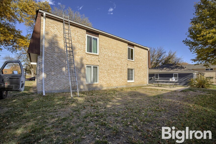 More Photos Of 633 E 10th St, York Apartments For Sale